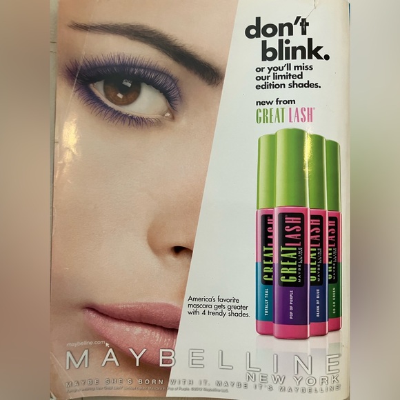 Seventeen Magazine with Kendall & Kylie Jenner on the cover 2010s - Picture 2 of 2